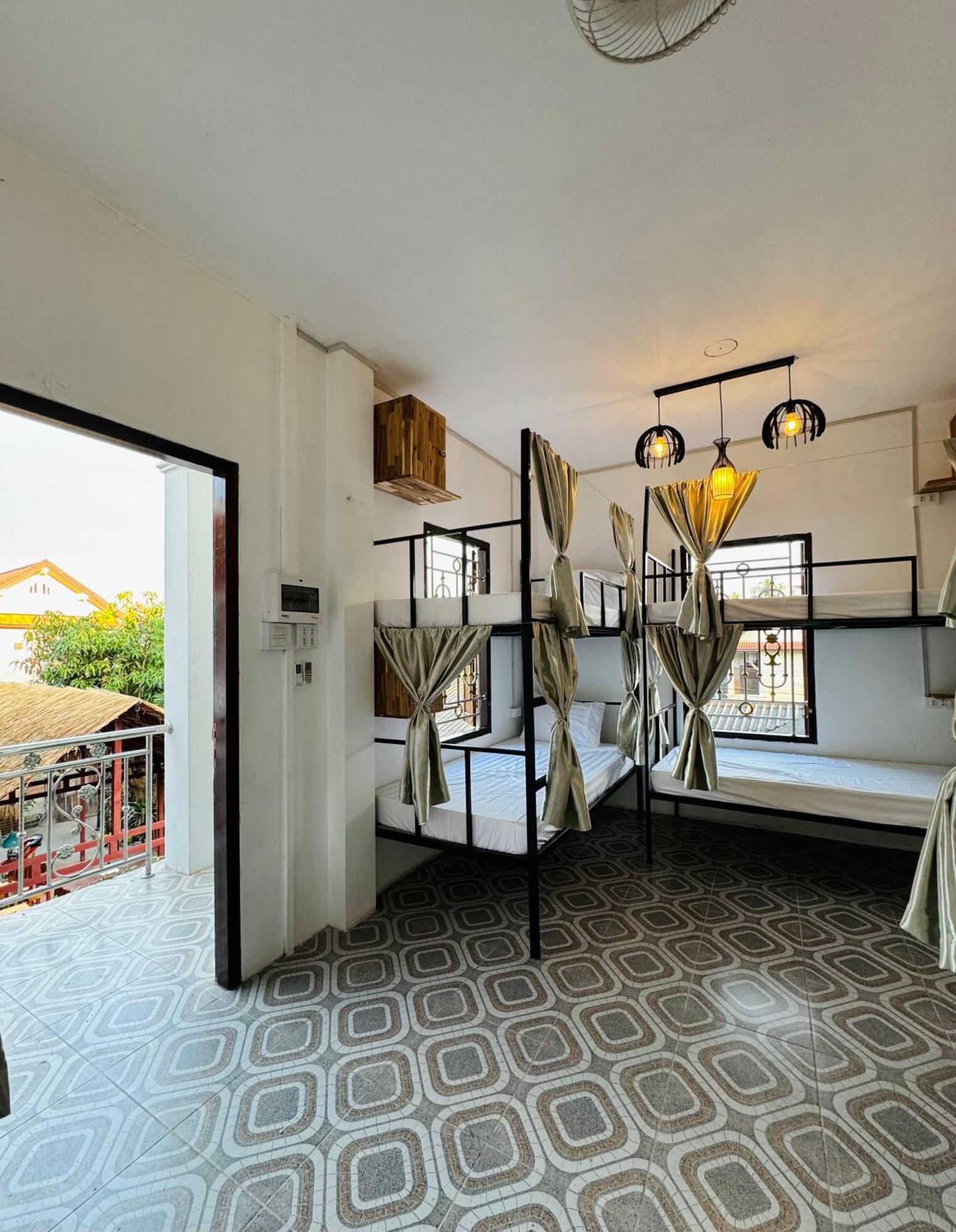 Sabai Sabai Backpackers Hostel หลวงพระบาง ภายนอก รูปภาพ
