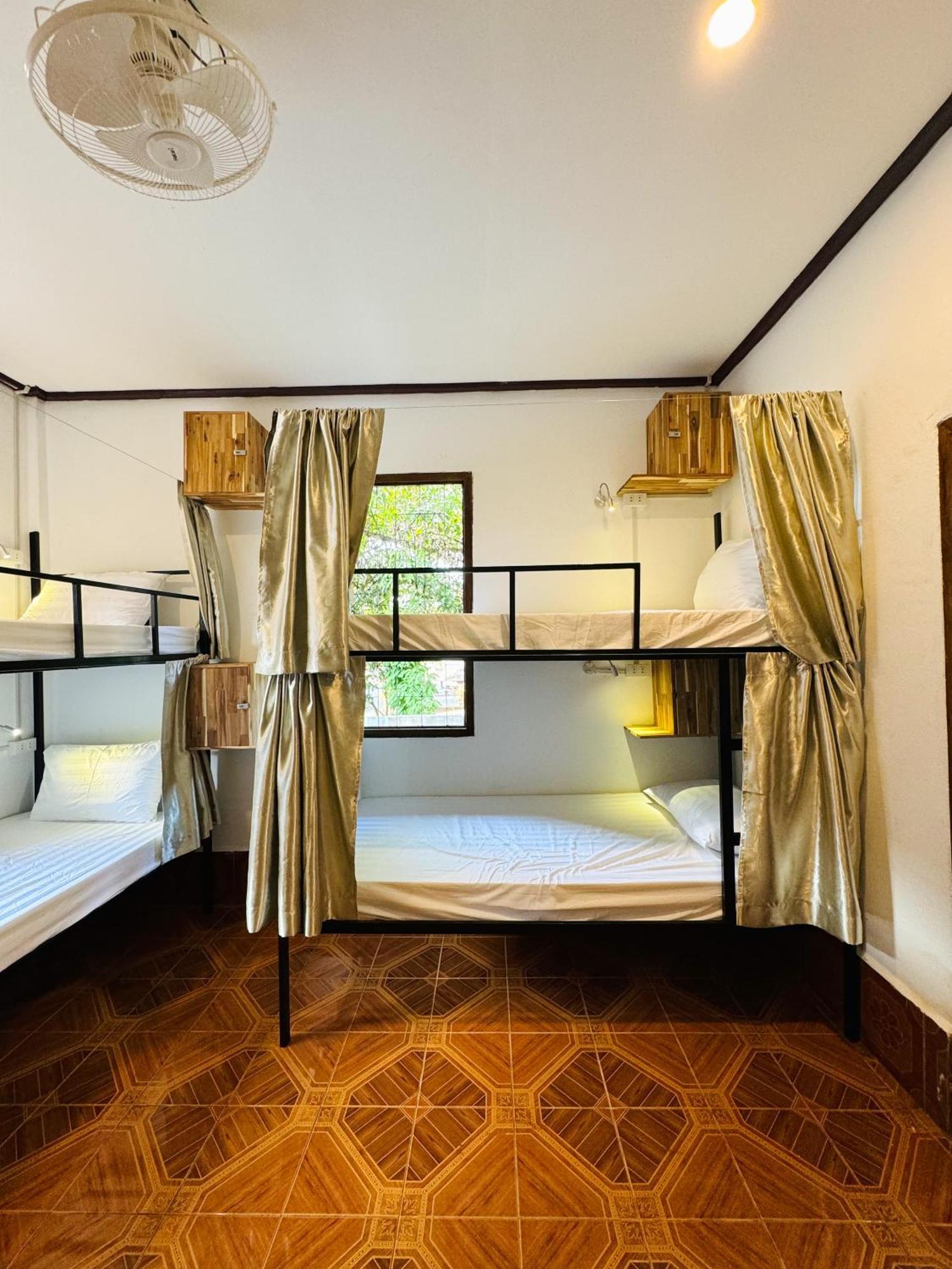 Sabai Sabai Backpackers Hostel หลวงพระบาง ภายนอก รูปภาพ