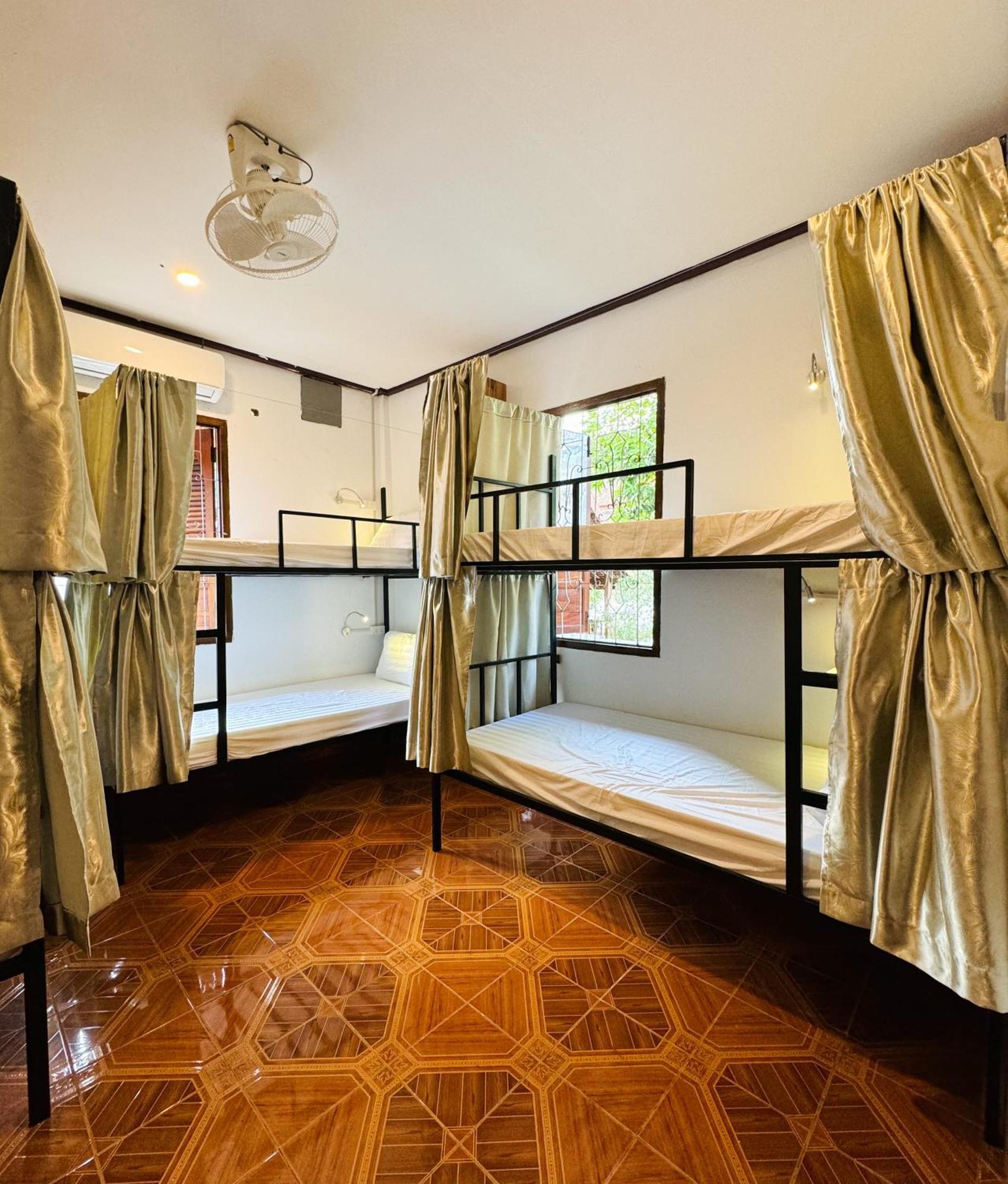 Sabai Sabai Backpackers Hostel หลวงพระบาง ภายนอก รูปภาพ