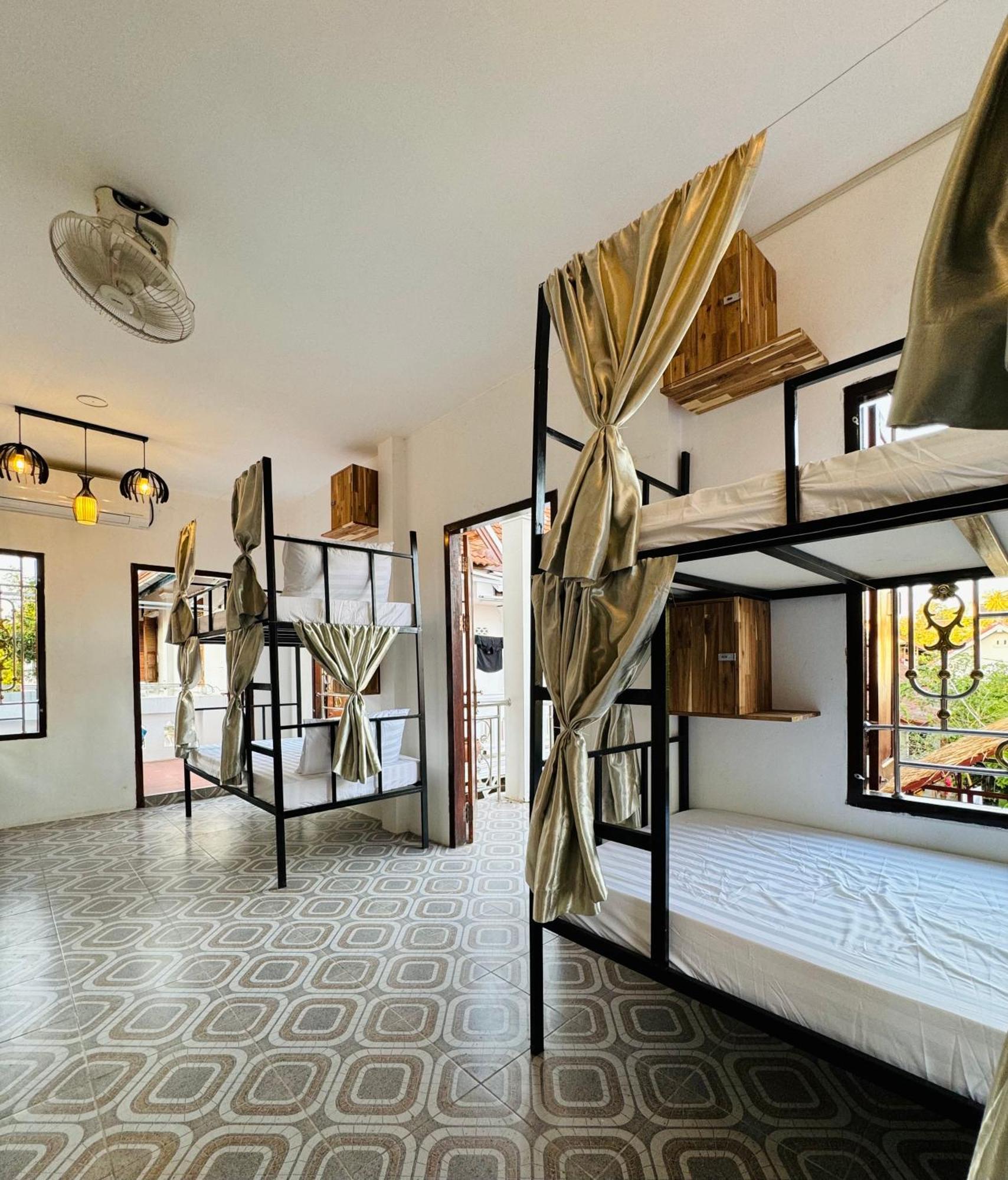 Sabai Sabai Backpackers Hostel หลวงพระบาง ภายนอก รูปภาพ